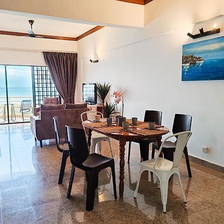 'Newly Refurbished' 'Sunny Seaview' At Regency With 2 Carpark By Shine Stay Port Dickson Exteriör bild