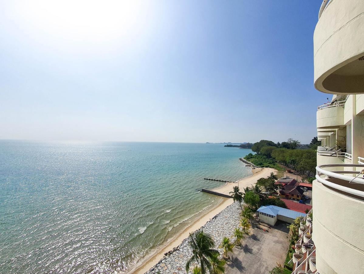 'Newly Refurbished' 'Sunny Seaview' At Regency With 2 Carpark By Shine Stay Port Dickson Exteriör bild