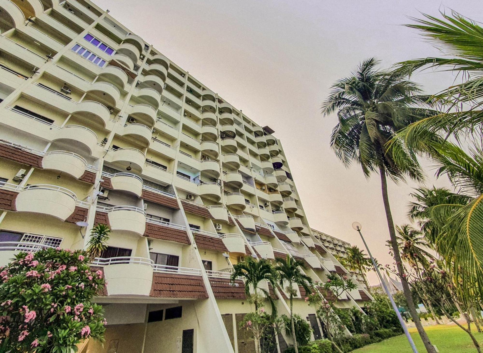 'Newly Refurbished' 'Sunny Seaview' At Regency With 2 Carpark By Shine Stay Port Dickson Exteriör bild