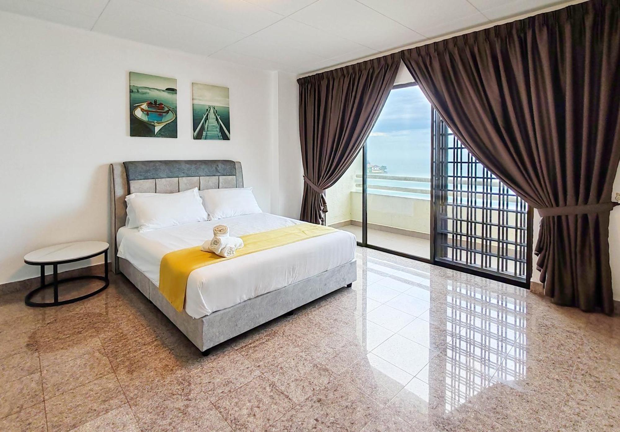 'Newly Refurbished' 'Sunny Seaview' At Regency With 2 Carpark By Shine Stay Port Dickson Exteriör bild